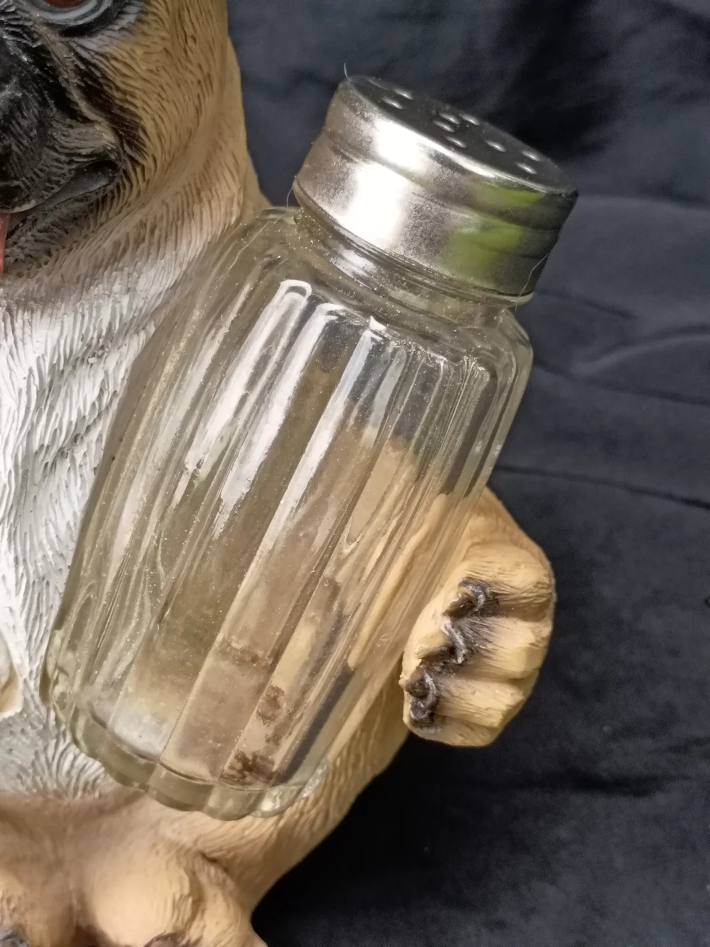 Adorable Hugging Tan Pug Dog Decorative Glass Salt Pepper Shakers Holder